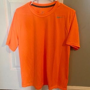 Like new Nike DriFit Medium shirt